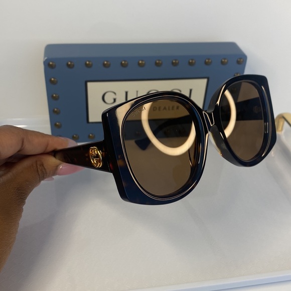 GUCCI GG1257SA Square Sunglass comes shiny dark havana frame with brown lenses. - Picture 5 of 17